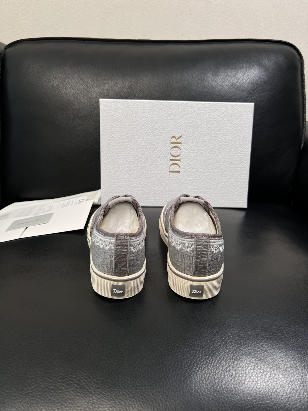 Dior 顶级工艺品 迪奥  专柜同步 原厂配置，意大利进口原版牛皮面料，透气舒适进口水染牛里垫，鞋底：