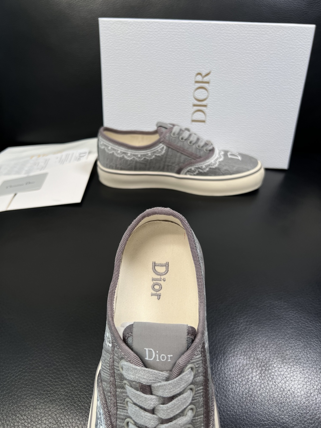 Dior 顶级工艺品 迪奥  专柜同步 原厂配置，意大利进口原版牛皮面料，透气舒适进口水染牛里垫，鞋底：