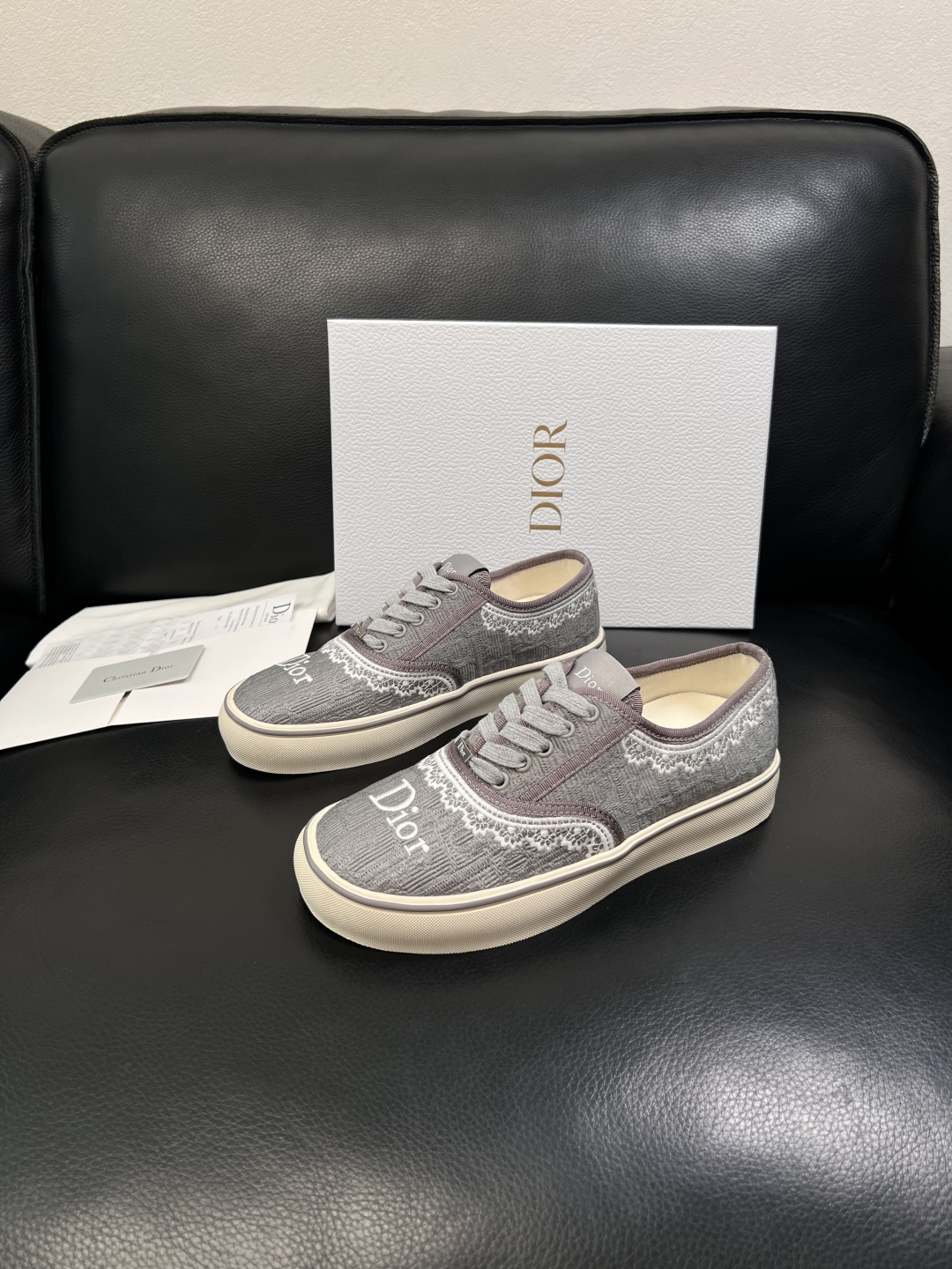 Dior 顶级工艺品 迪奥  专柜同步 原厂配置，意大利进口原版牛皮面料，透气舒适进口水染牛里垫，鞋底：