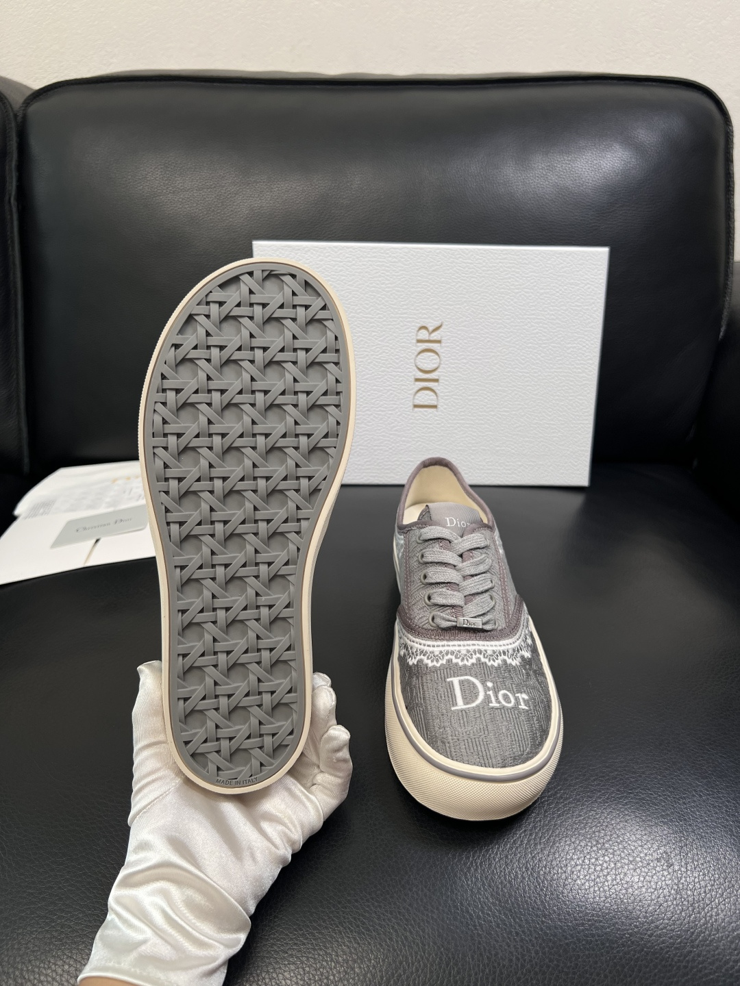 Dior 顶级工艺品 迪奥  专柜同步 原厂配置，意大利进口原版牛皮面料，透气舒适进口水染牛里垫，鞋底：