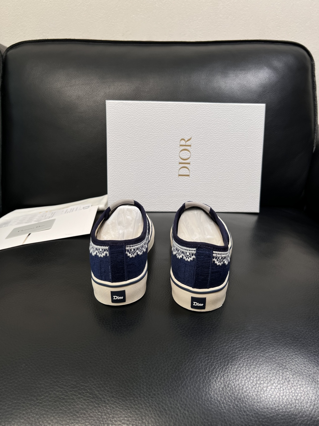 Dior 顶级工艺品 迪奥  专柜同步 原厂配置，意大利进口原版牛皮面料，透气舒适进口水染牛里垫，鞋底：