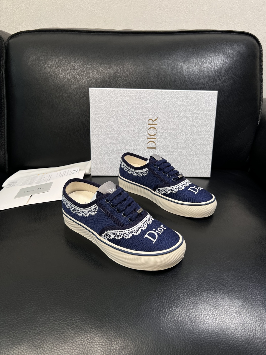 Dior 顶级工艺品 迪奥  专柜同步 原厂配置，意大利进口原版牛皮面料，透气舒适进口水染牛里垫，鞋底：