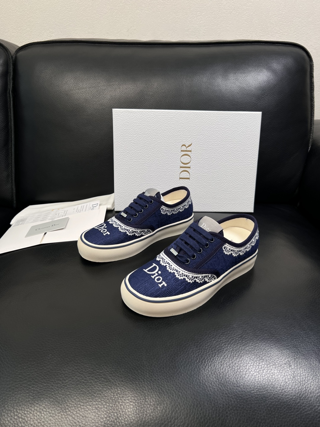 Dior 顶级工艺品 迪奥  专柜同步 原厂配置，意大利进口原版牛皮面料，透气舒适进口水染牛里垫，鞋底：