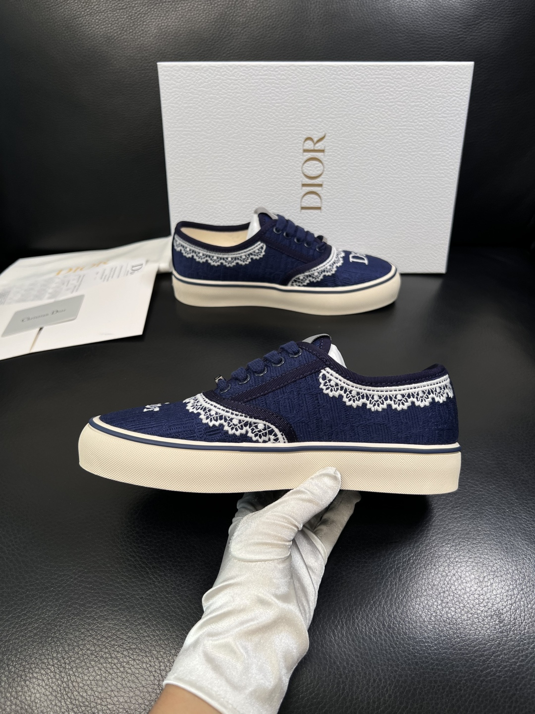 Dior 顶级工艺品 迪奥  专柜同步 原厂配置，意大利进口原版牛皮面料，透气舒适进口水染牛里垫，鞋底：