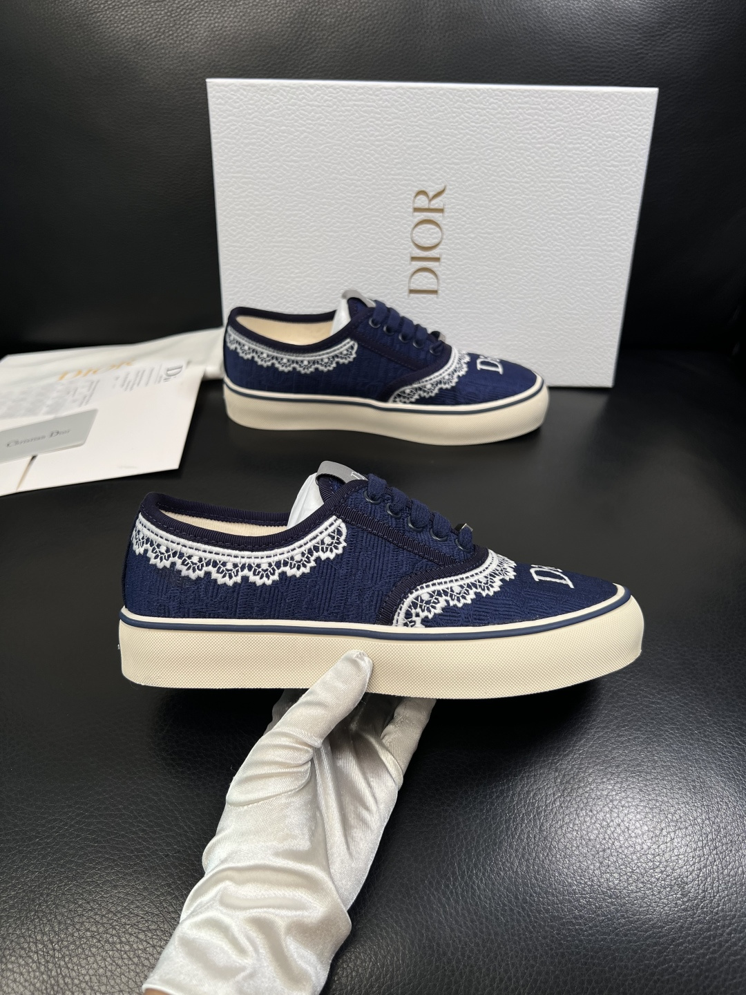 Dior 顶级工艺品 迪奥  专柜同步 原厂配置，意大利进口原版牛皮面料，透气舒适进口水染牛里垫，鞋底：