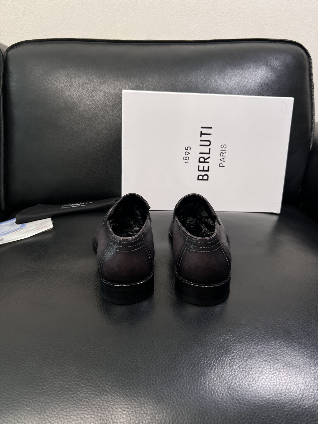 Berluti  顶级代购  布鲁提 专柜同步发售原厂配置，意大利进口牛皮面料，全进口水染牛皮里垫，鞋底