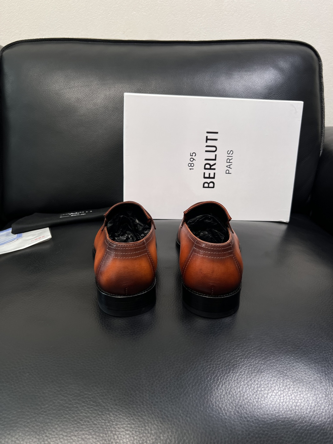 Berluti  顶级代购  布鲁提 专柜同步发售原厂配置，意大利进口牛皮面料，全进口水染牛皮里垫，鞋底