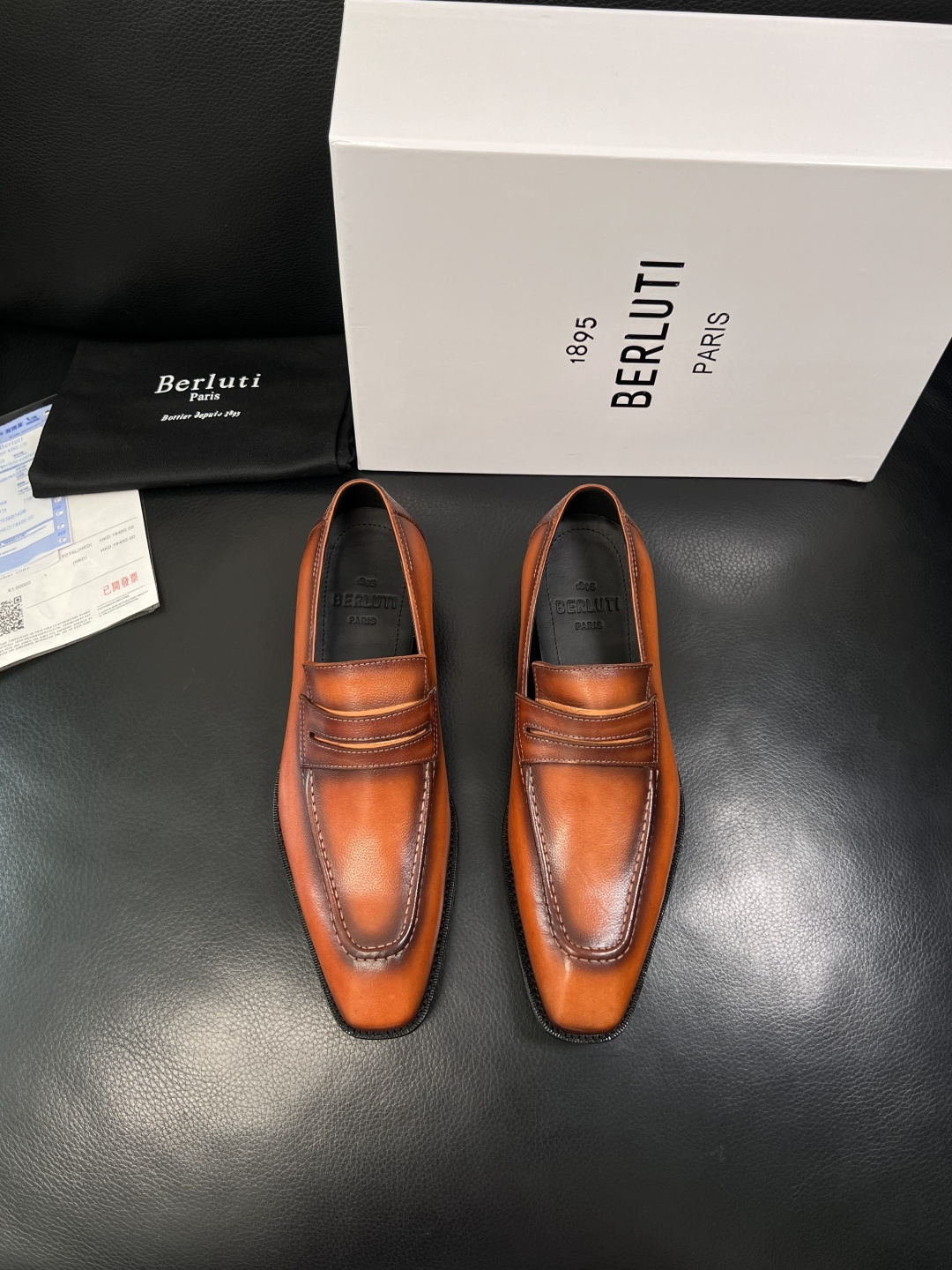 Berluti  顶级代购  布鲁提 专柜同步发售原厂配置，意大利进口牛皮面料，全进口水染牛皮里垫，鞋底