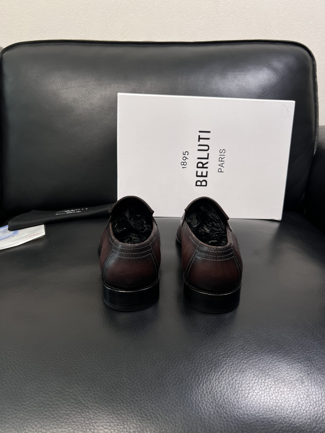 Berluti  顶级代购  布鲁提 专柜同步发售原厂配置，意大利进口牛皮面料，全进口水染牛皮里垫，鞋底