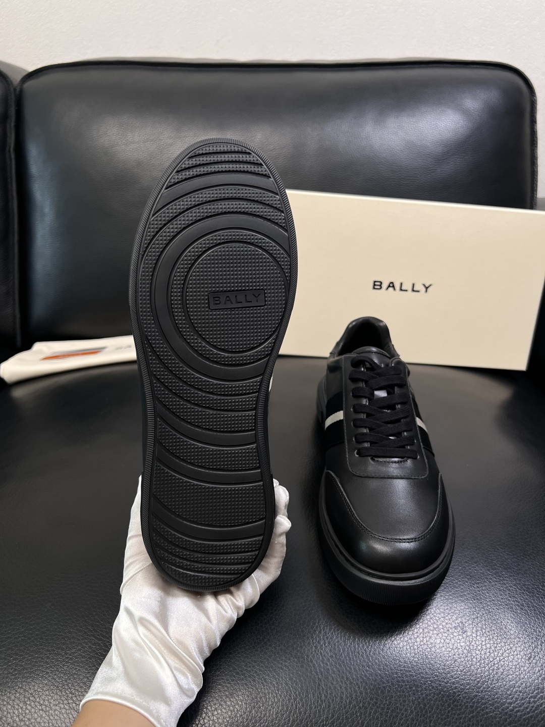 BALLY  高品质  顶级工艺品  巴利 专柜同原厂配置 ，鞋面意大利进口牛皮面料，进口水染牛皮里垫 