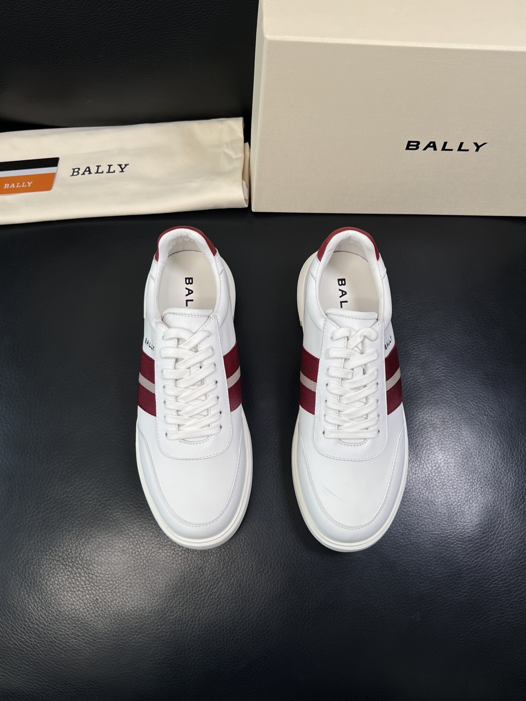 BALLY  高品质  顶级工艺品  巴利 专柜同原厂配置 ，鞋面意大利进口牛皮面料，进口水染牛皮里垫 