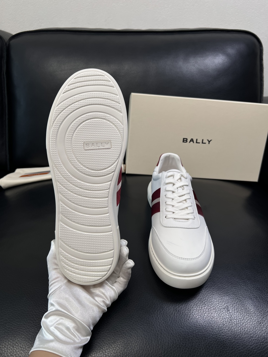 BALLY  高品质  顶级工艺品  巴利 专柜同原厂配置 ，鞋面意大利进口牛皮面料，进口水染牛皮里垫 