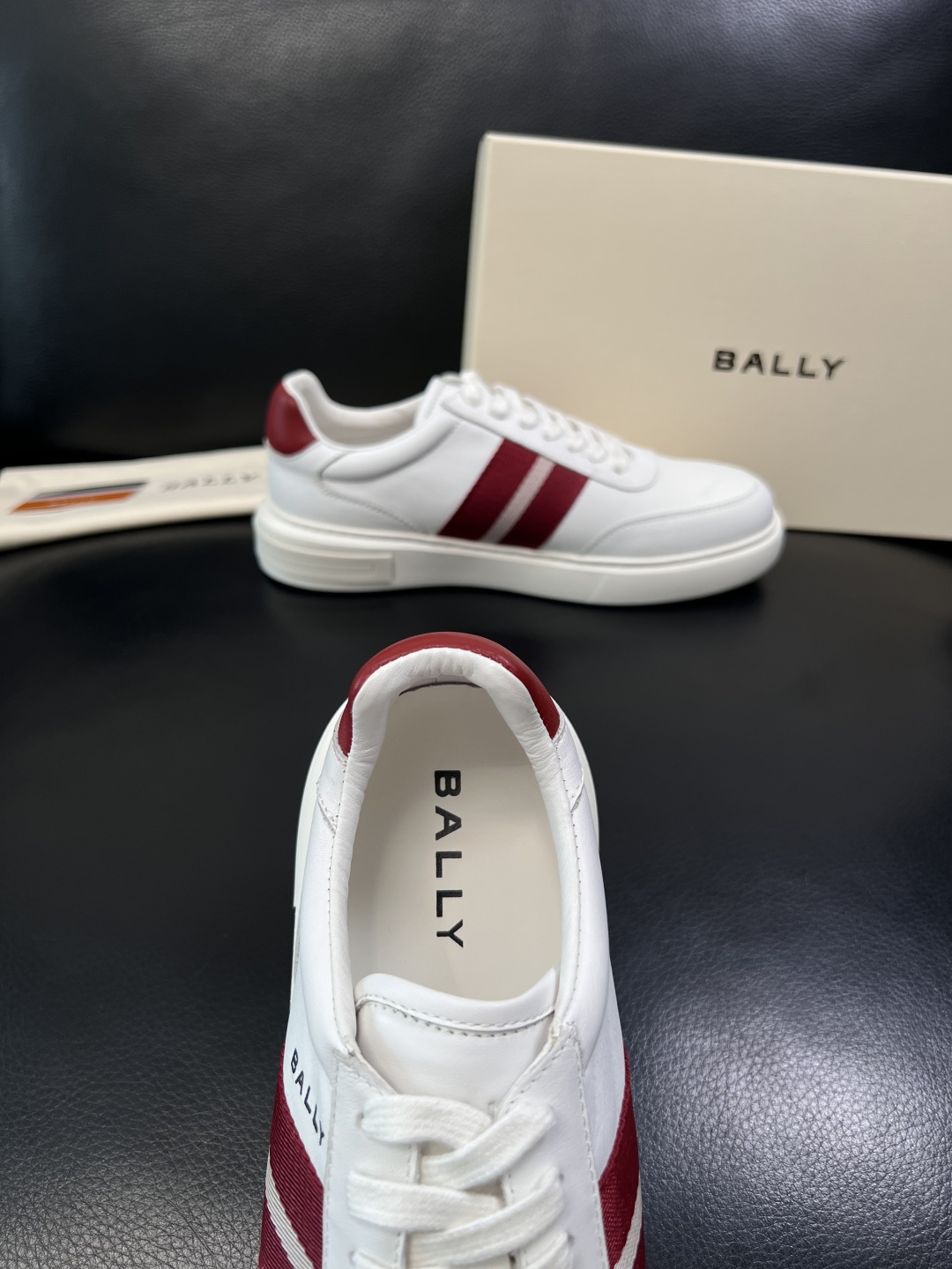 BALLY  高品质  顶级工艺品  巴利 专柜同原厂配置 ，鞋面意大利进口牛皮面料，进口水染牛皮里垫 