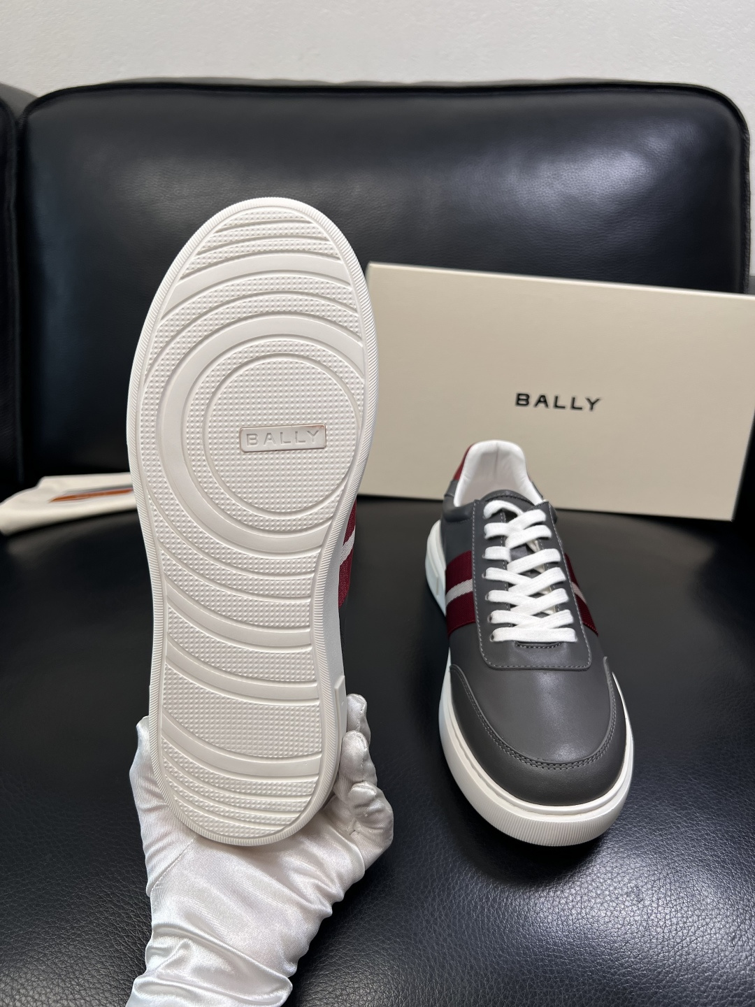 BALLY  高品质  顶级工艺品  巴利 专柜同原厂配置 ，鞋面意大利进口牛皮面料，进口水染牛皮里垫 