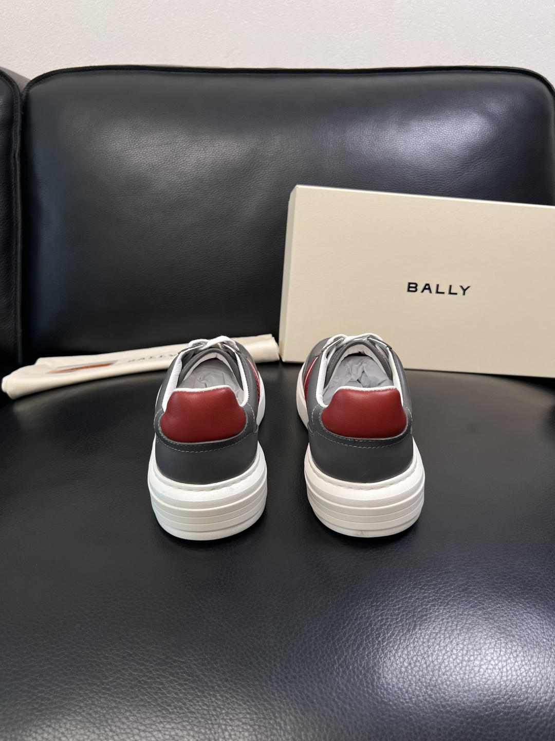 BALLY  高品质  顶级工艺品  巴利 专柜同原厂配置 ，鞋面意大利进口牛皮面料，进口水染牛皮里垫 