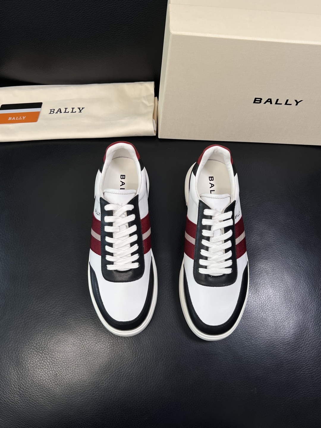 BALLY  高品质  顶级工艺品  巴利 专柜同原厂配置 ，鞋面意大利进口牛皮面料，进口水染牛皮里垫 