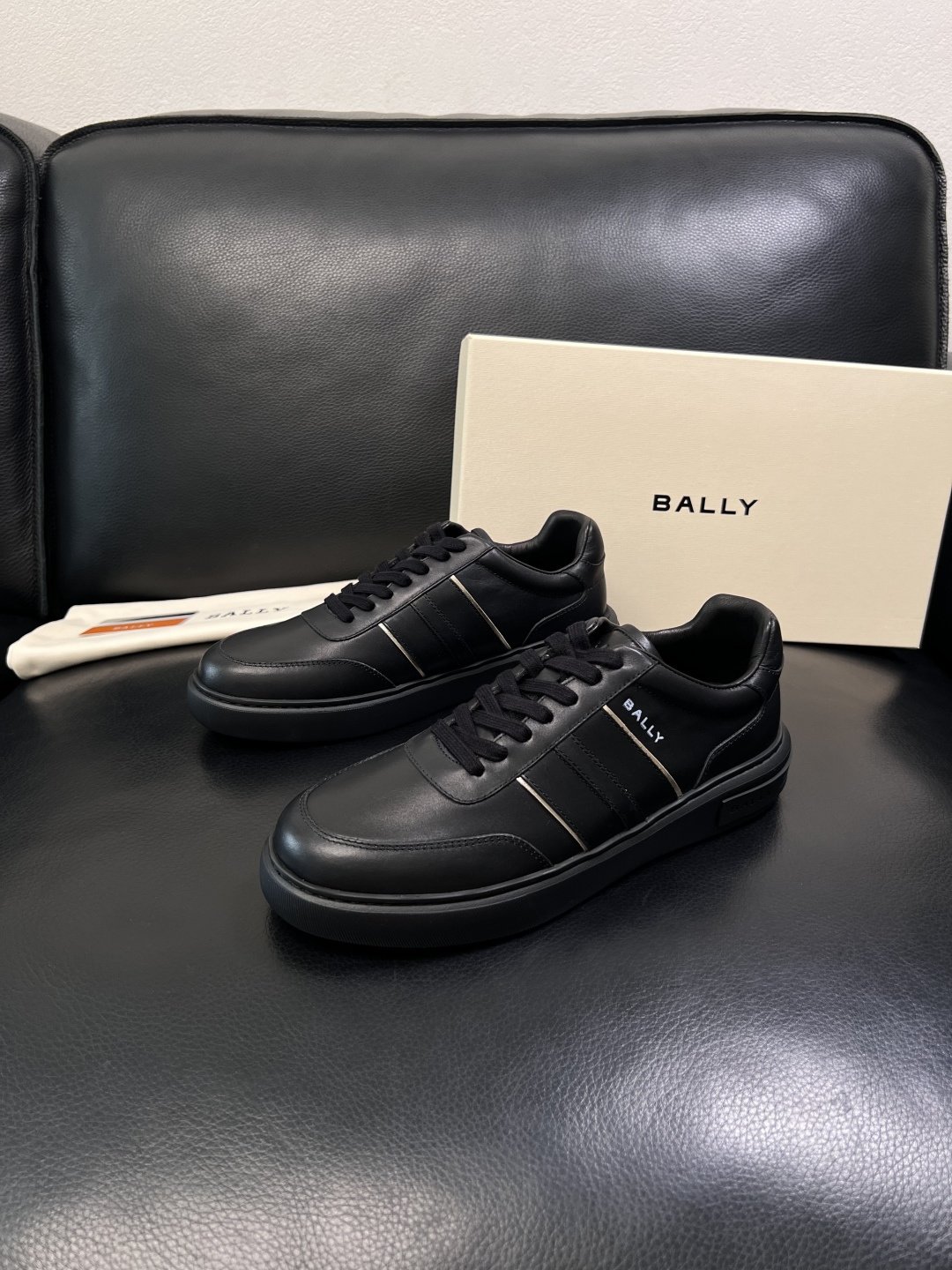 BALLY  高品质  顶级工艺品  巴利 专柜同原厂配置 ，鞋面意大利进口牛皮面料，进口水染牛皮里垫 