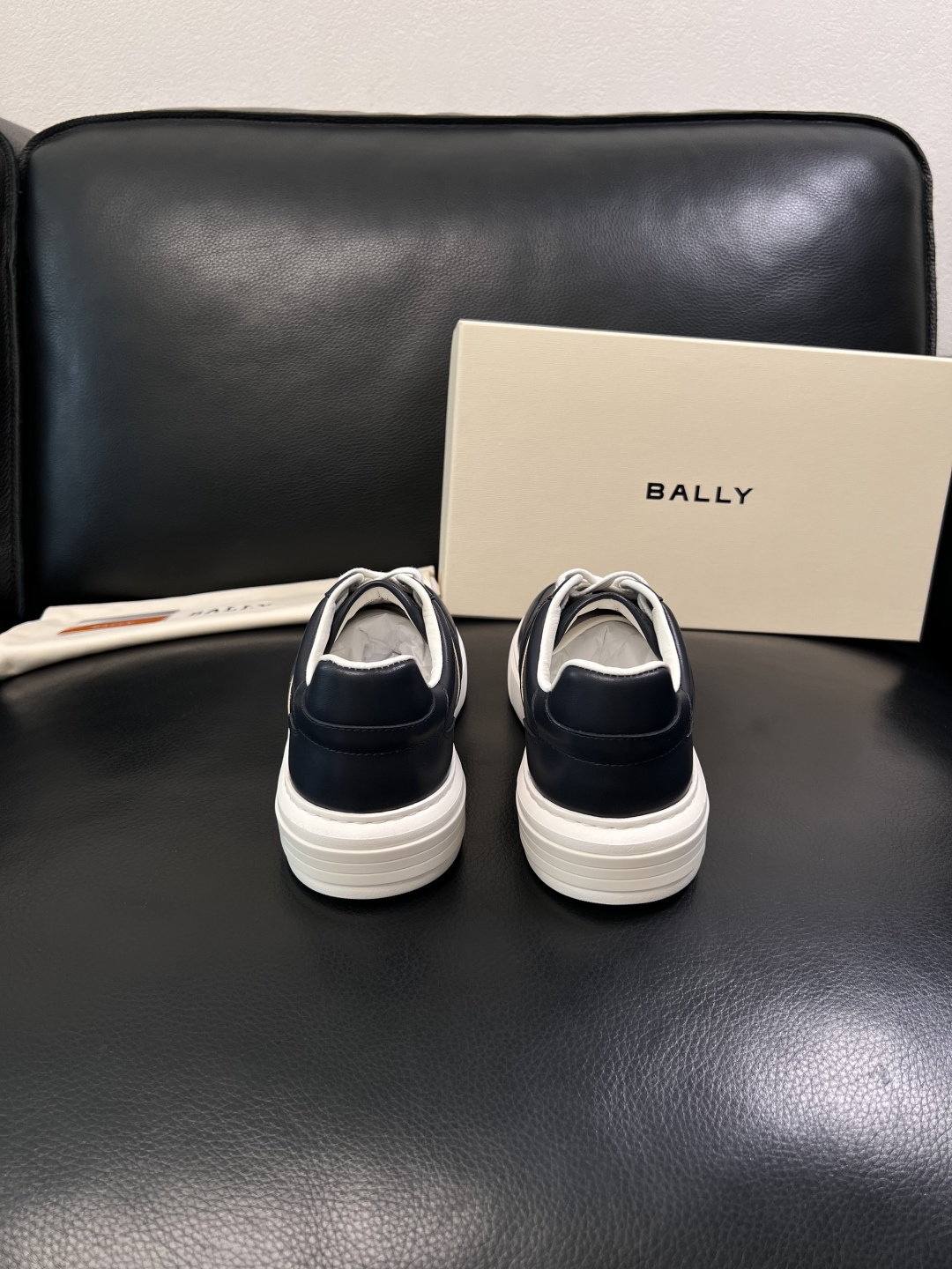 BALLY  高品质  顶级工艺品  巴利 专柜同原厂配置 ，鞋面意大利进口牛皮面料，进口水染牛皮里垫 