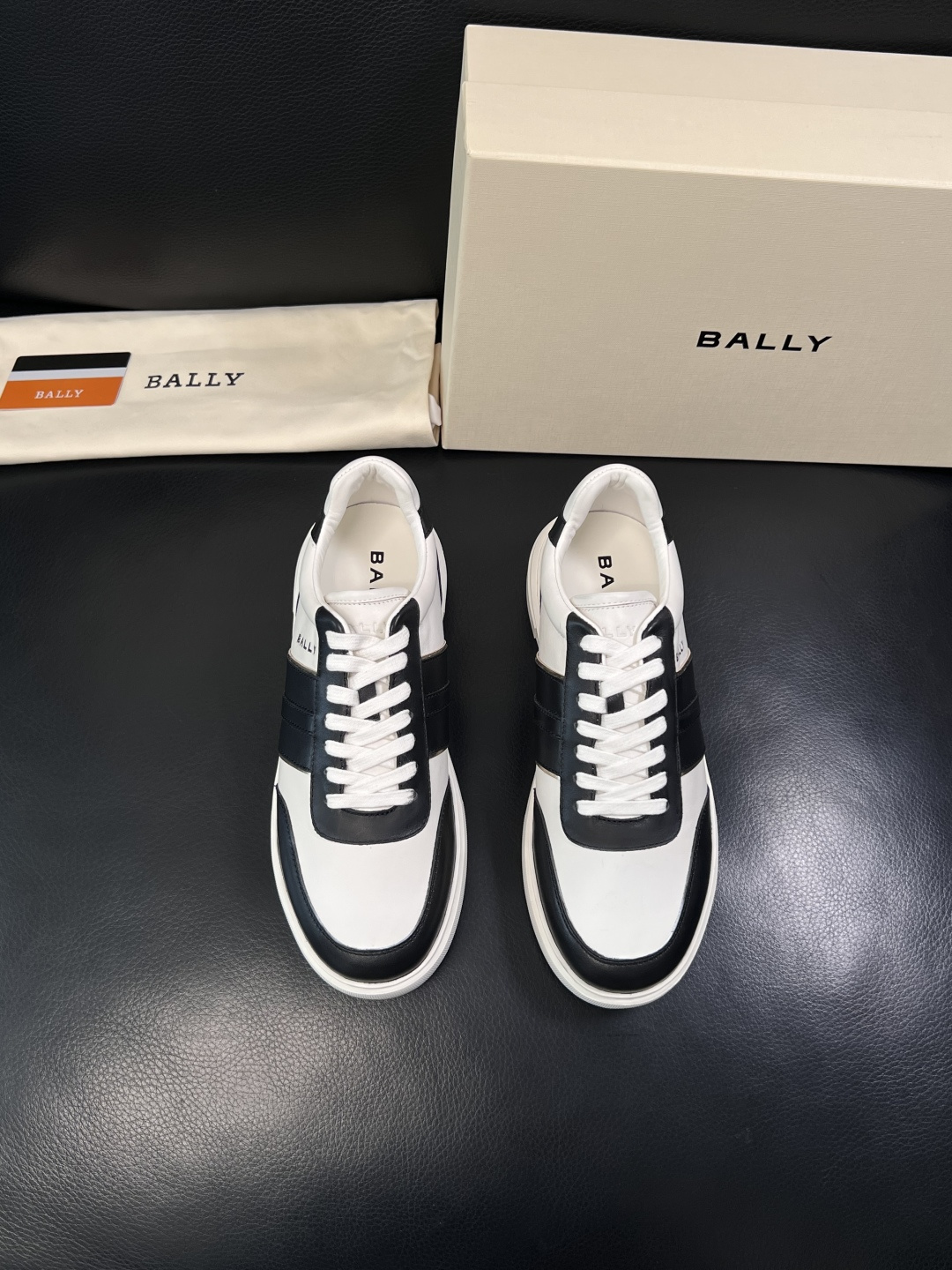 BALLY  高品质  顶级工艺品  巴利 专柜同原厂配置 ，鞋面意大利进口牛皮面料，进口水染牛皮里垫 