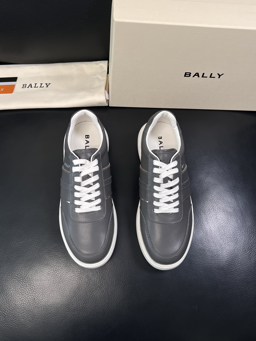 BALLY  高品质  顶级工艺品  巴利 专柜同原厂配置 ，鞋面意大利进口牛皮面料，进口水染牛皮里垫 
