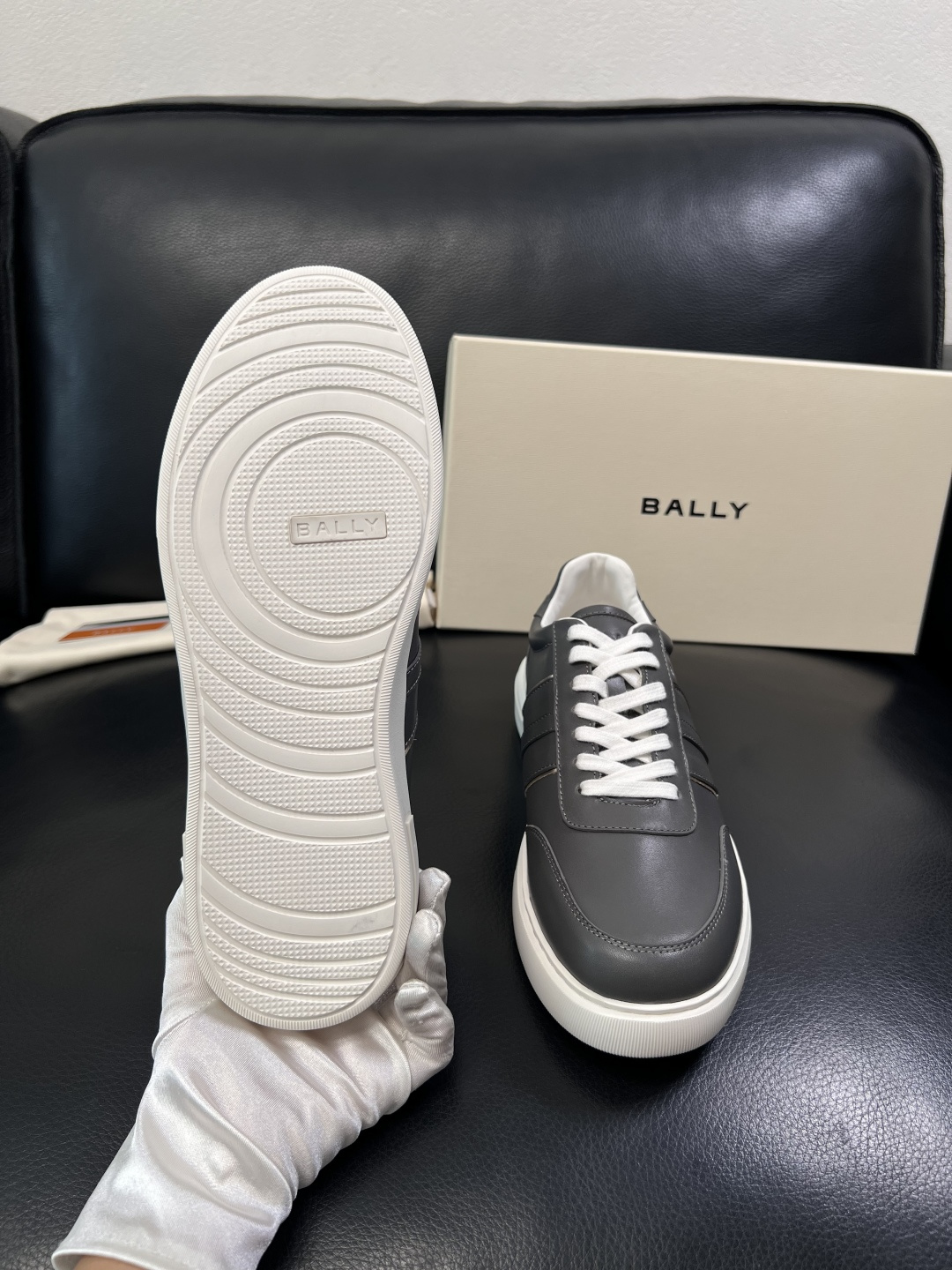 BALLY  高品质  顶级工艺品  巴利 专柜同原厂配置 ，鞋面意大利进口牛皮面料，进口水染牛皮里垫 