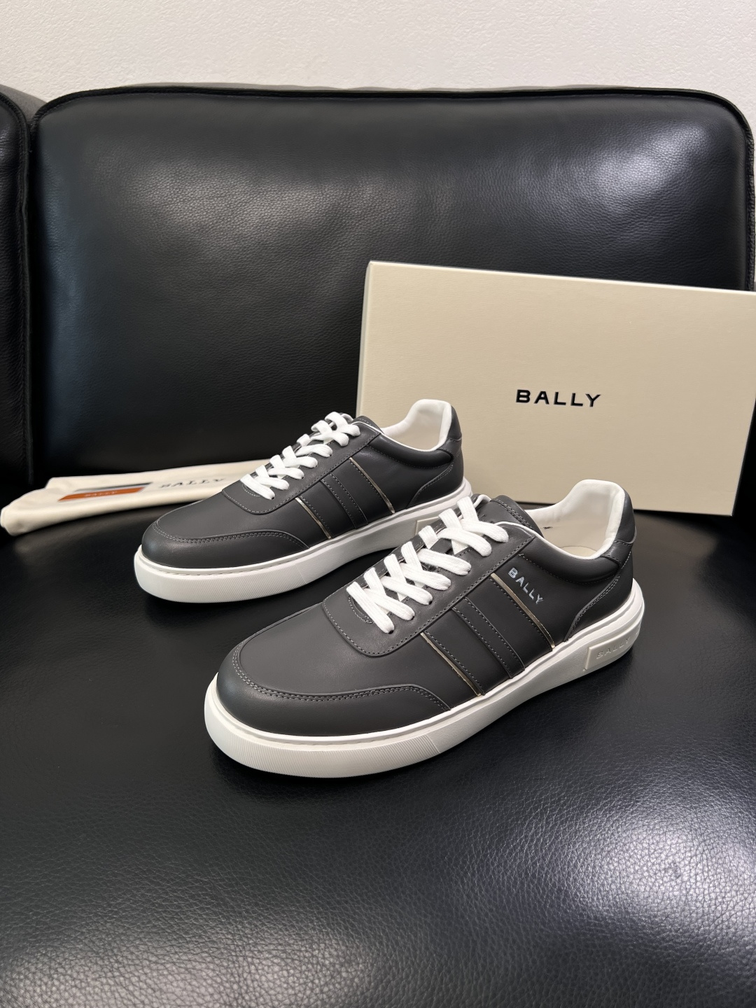 BALLY  高品质  顶级工艺品  巴利 专柜同原厂配置 ，鞋面意大利进口牛皮面料，进口水染牛皮里垫 