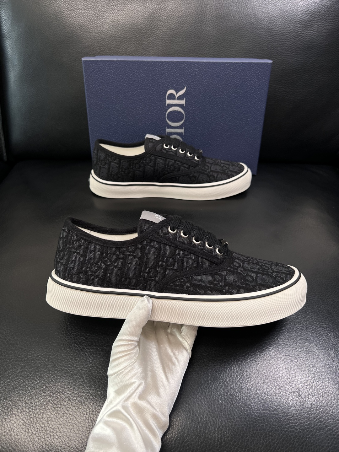 Dior 顶级工艺品 迪奥  专柜同步 原厂配置，意大利进口原版牛皮面料，透气舒适进口水染牛里垫，鞋底：