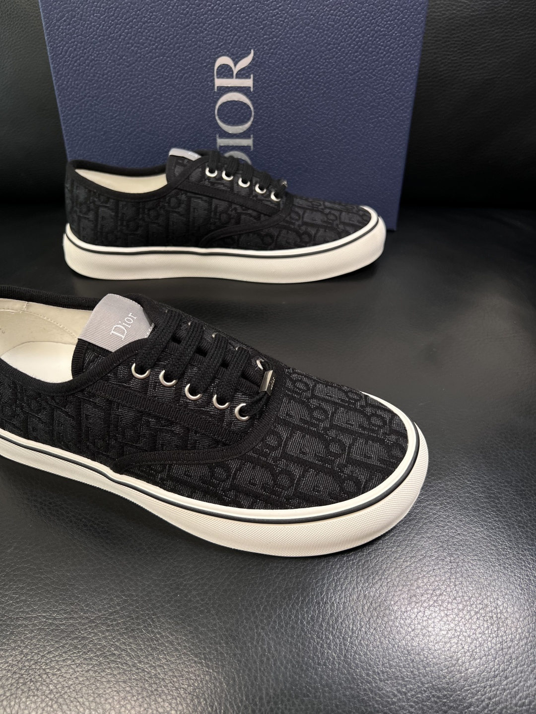 Dior 顶级工艺品 迪奥  专柜同步 原厂配置，意大利进口原版牛皮面料，透气舒适进口水染牛里垫，鞋底：