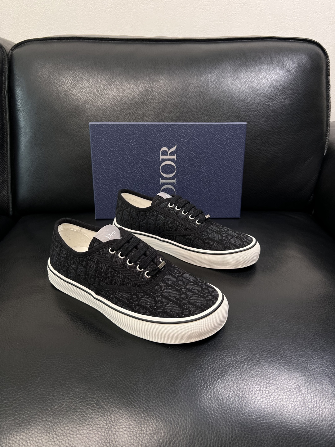 Dior 顶级工艺品 迪奥  专柜同步 原厂配置，意大利进口原版牛皮面料，透气舒适进口水染牛里垫，鞋底：