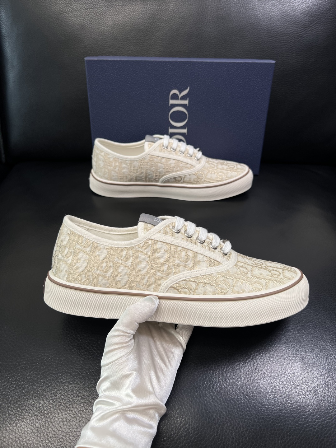 Dior 顶级工艺品 迪奥  专柜同步 原厂配置，意大利进口原版牛皮面料，透气舒适进口水染牛里垫，鞋底：