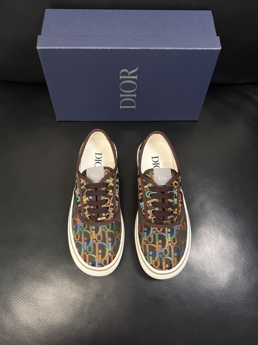 Dior 顶级工艺品 迪奥  专柜同步 原厂配置，意大利进口原版牛皮面料，透气舒适进口水染牛里垫，鞋底：