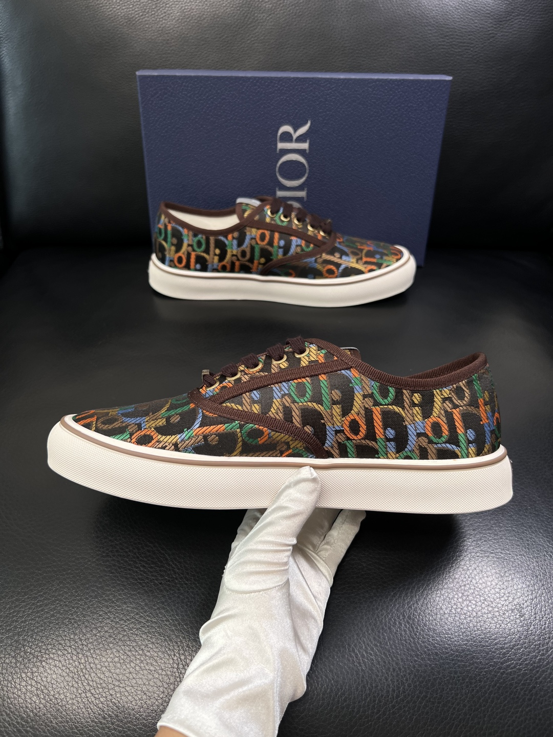 Dior 顶级工艺品 迪奥  专柜同步 原厂配置，意大利进口原版牛皮面料，透气舒适进口水染牛里垫，鞋底：