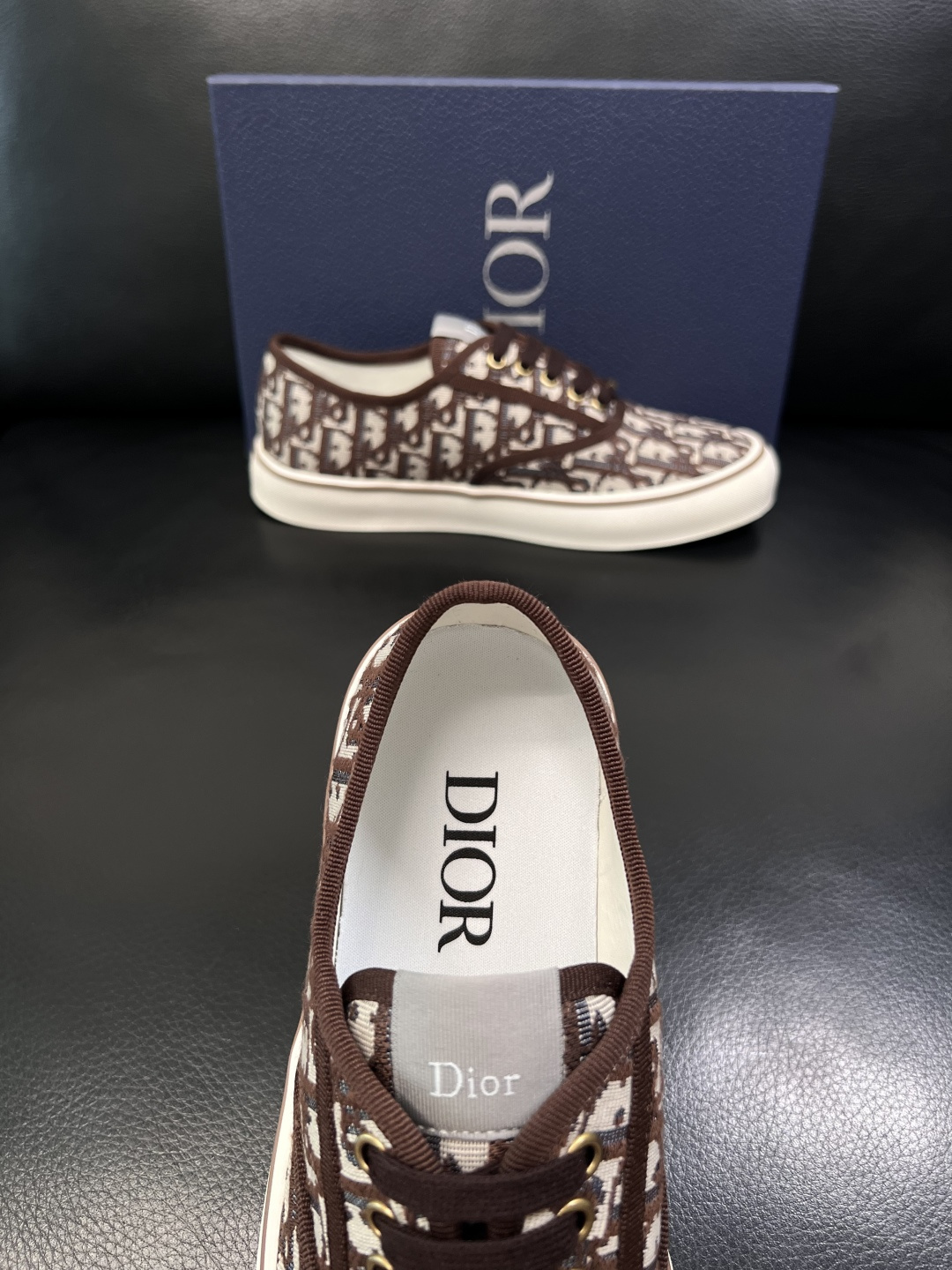 Dior 顶级工艺品 迪奥  专柜同步 原厂配置，意大利进口原版牛皮面料，透气舒适进口水染牛里垫，鞋底：