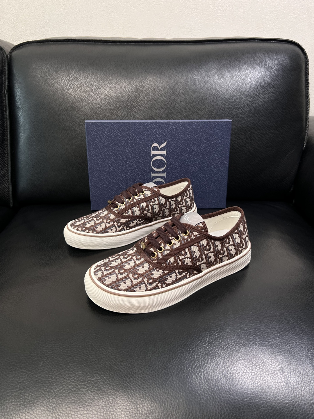 Dior 顶级工艺品 迪奥  专柜同步 原厂配置，意大利进口原版牛皮面料，透气舒适进口水染牛里垫，鞋底：