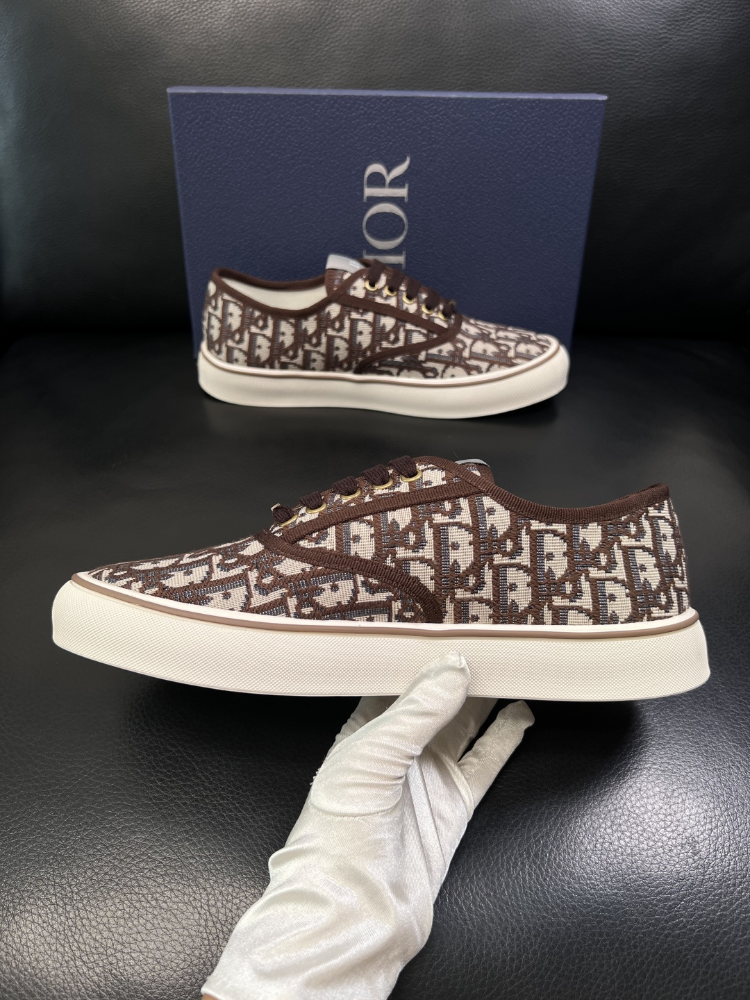Dior 顶级工艺品 迪奥  专柜同步 原厂配置，意大利进口原版牛皮面料，透气舒适进口水染牛里垫，鞋底：