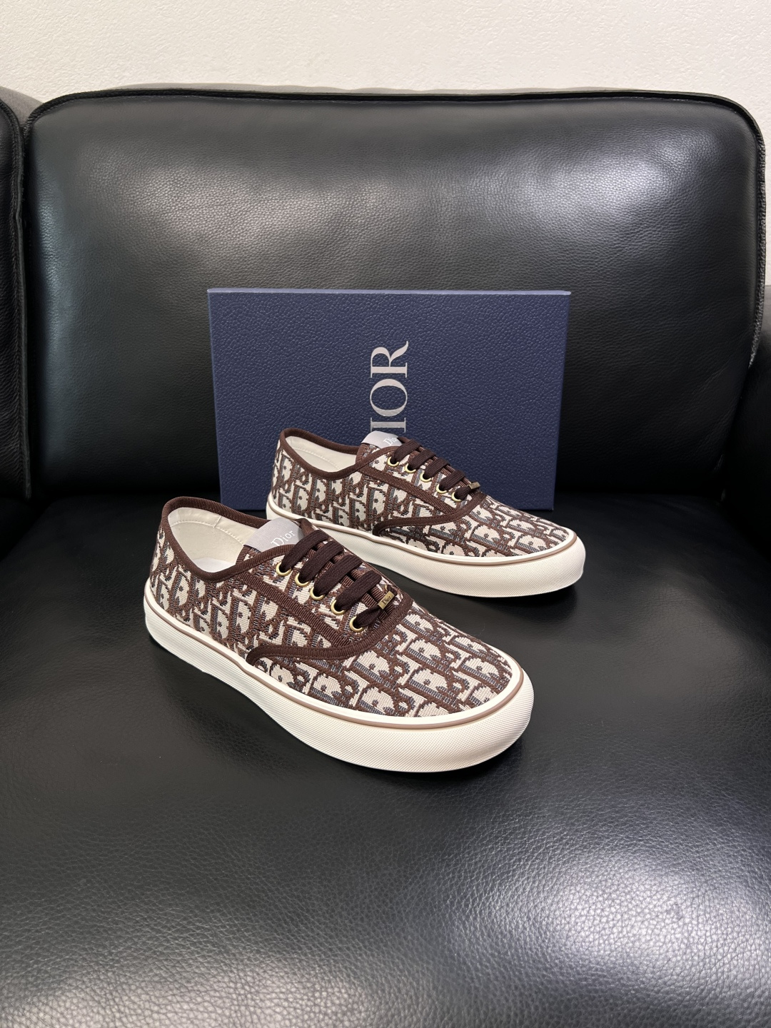 Dior 顶级工艺品 迪奥  专柜同步 原厂配置，意大利进口原版牛皮面料，透气舒适进口水染牛里垫，鞋底：