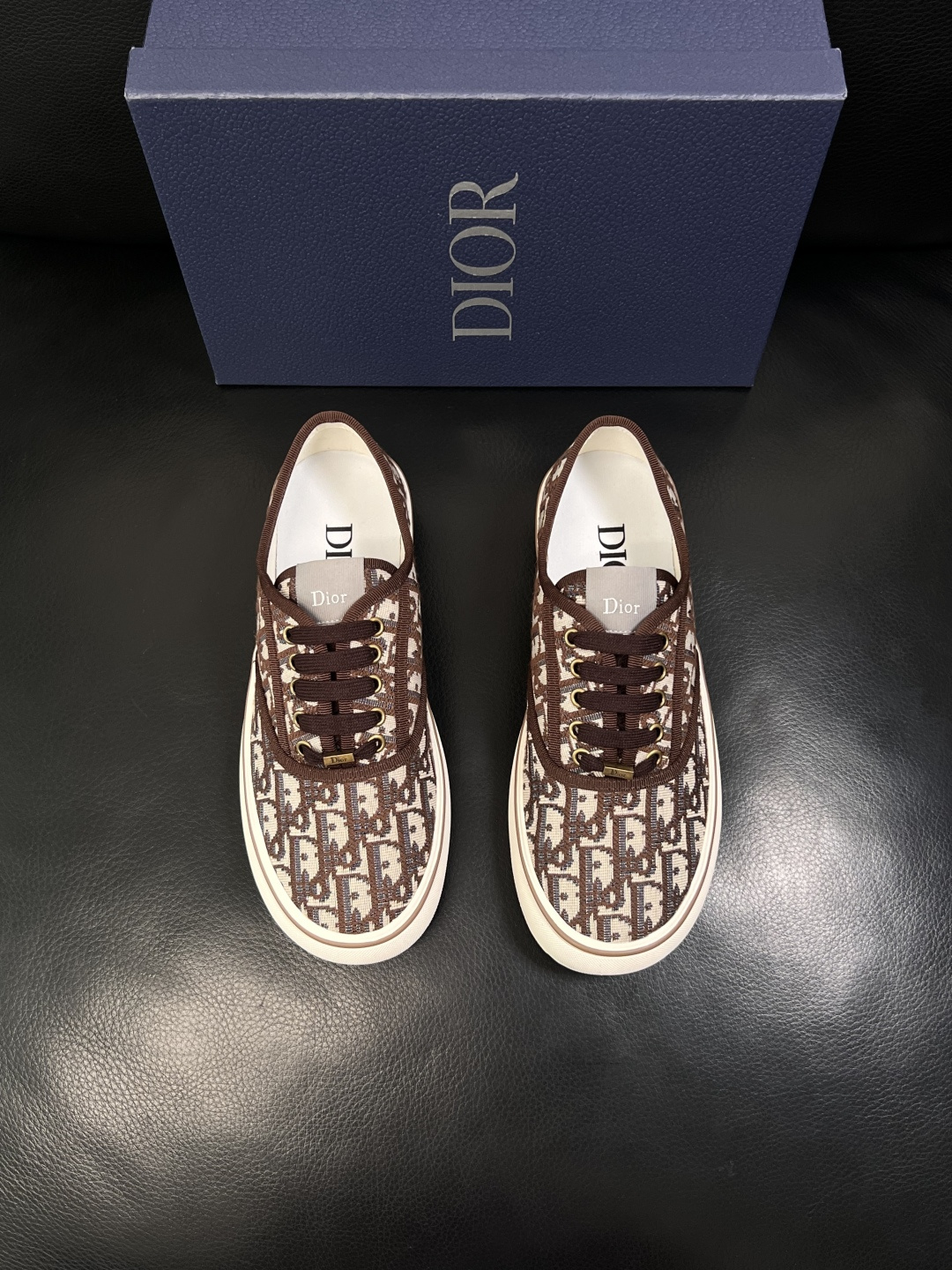 Dior 顶级工艺品 迪奥  专柜同步 原厂配置，意大利进口原版牛皮面料，透气舒适进口水染牛里垫，鞋底：