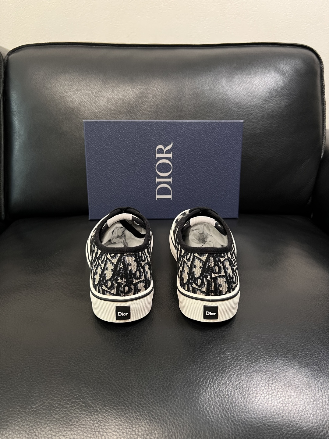 Dior 顶级工艺品 迪奥  专柜同步 原厂配置，意大利进口原版牛皮面料，透气舒适进口水染牛里垫，鞋底：