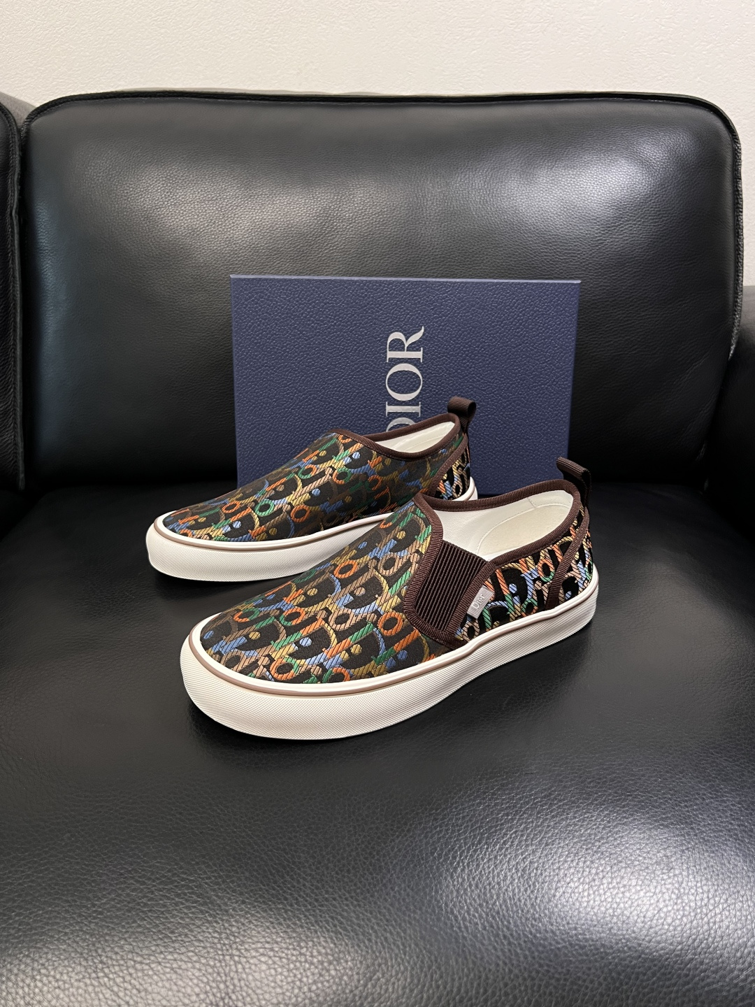 Dior 顶级工艺品 迪奥  专柜同步 原厂配置，意大利进口原版牛皮面料，透气舒适进口水染牛里垫，鞋底：