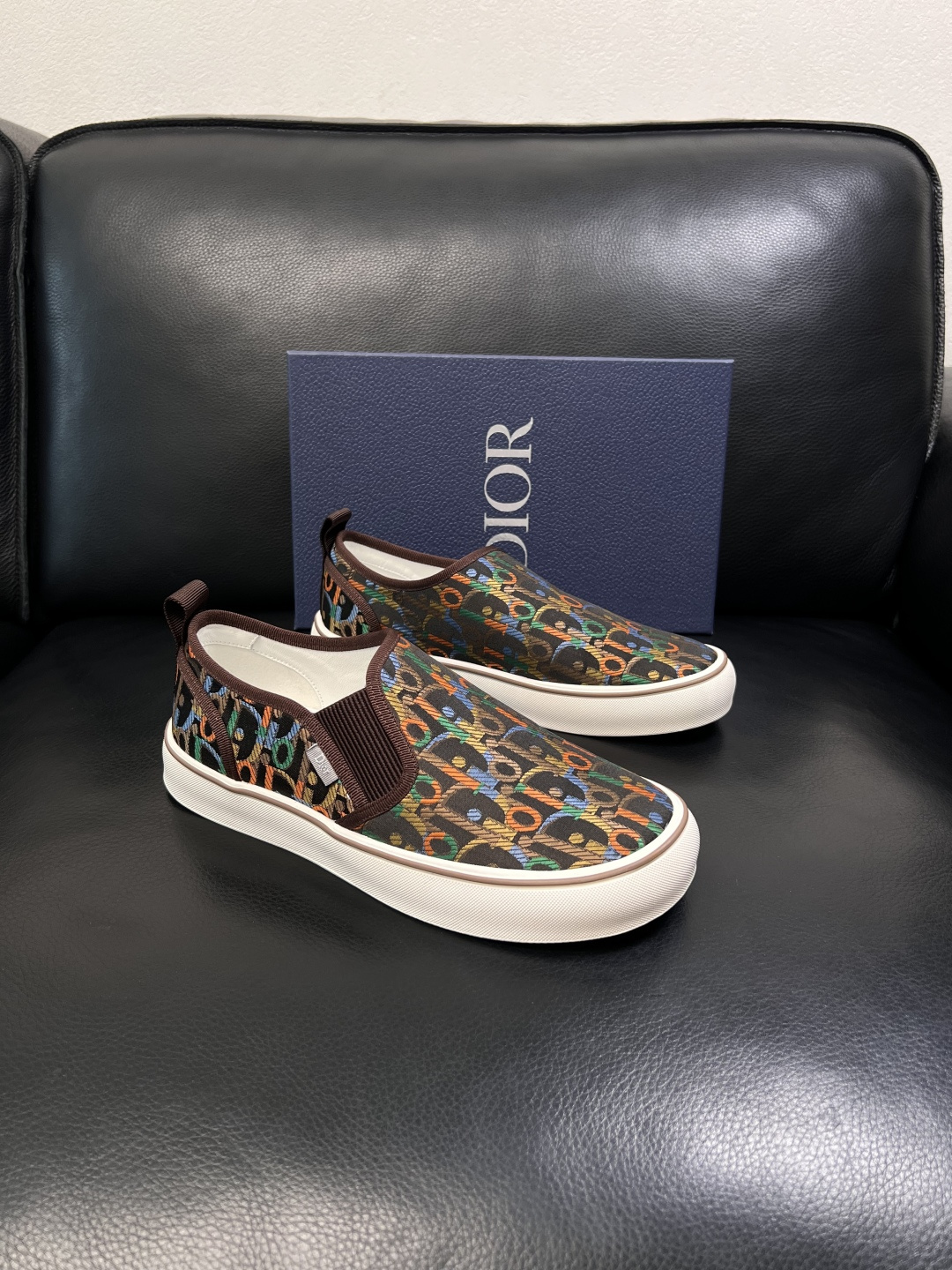 Dior 顶级工艺品 迪奥  专柜同步 原厂配置，意大利进口原版牛皮面料，透气舒适进口水染牛里垫，鞋底：