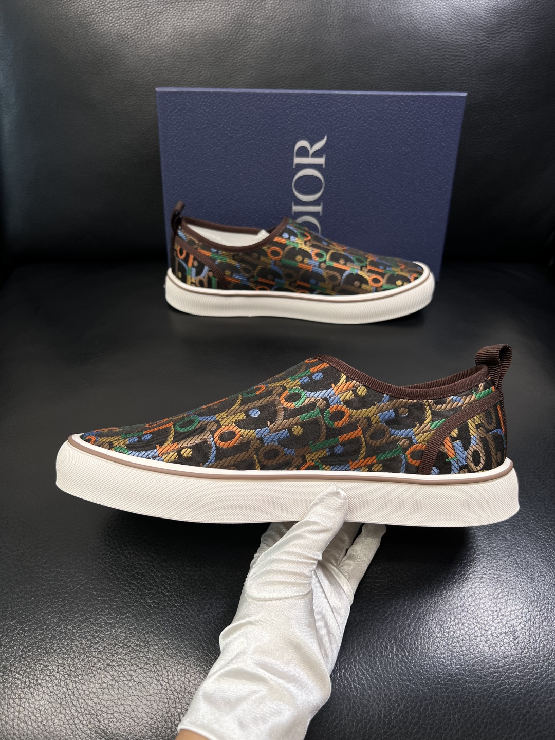 Dior 顶级工艺品 迪奥  专柜同步 原厂配置，意大利进口原版牛皮面料，透气舒适进口水染牛里垫，鞋底：