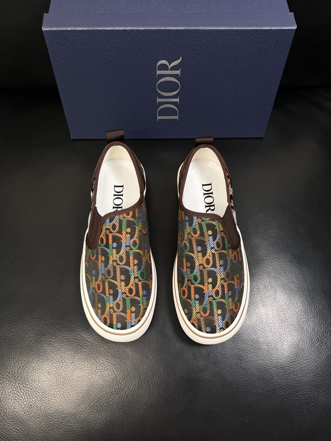 Dior 顶级工艺品 迪奥  专柜同步 原厂配置，意大利进口原版牛皮面料，透气舒适进口水染牛里垫，鞋底：