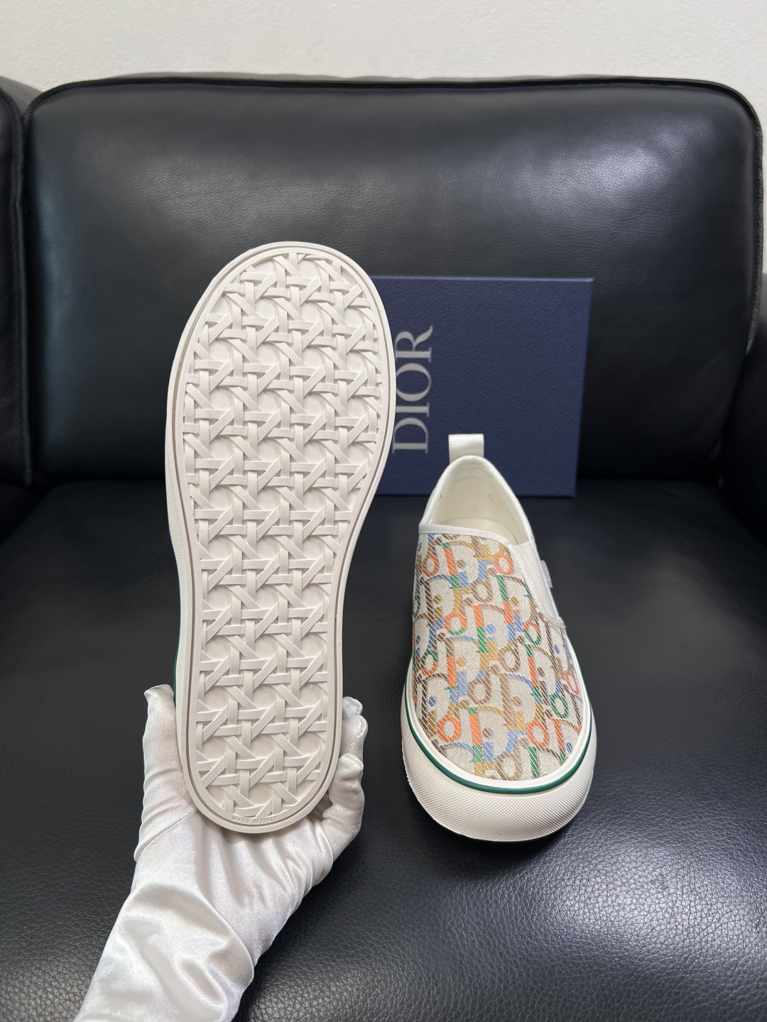 Dior 顶级工艺品 迪奥  专柜同步 原厂配置，意大利进口原版牛皮面料，透气舒适进口水染牛里垫，鞋底：