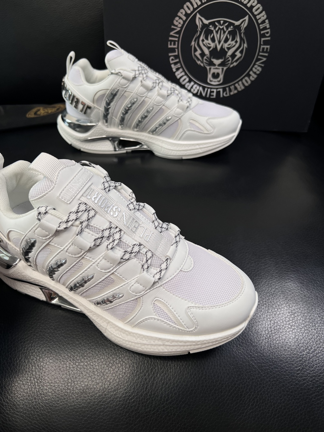 PHILIPPPLEIN  高品质 顶级工艺品 菲利普PP 新品专柜同步原厂配置，意大利进口牛皮搭配网布