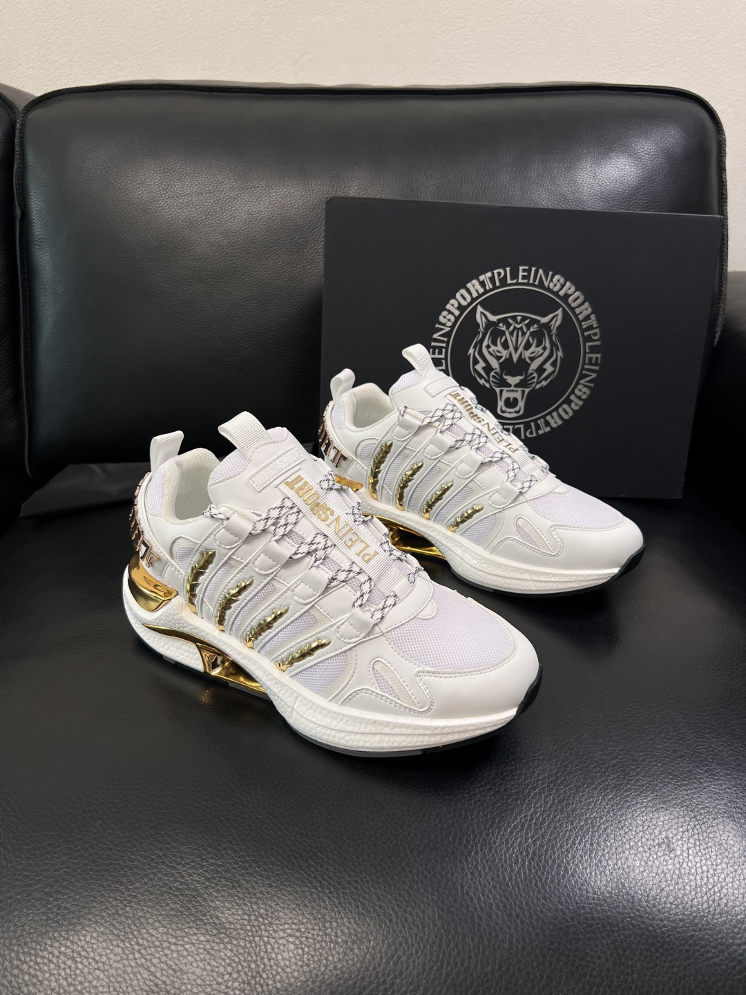 PHILIPPPLEIN  高品质 顶级工艺品 菲利普PP 新品专柜同步原厂配置，意大利进口牛皮搭配网布