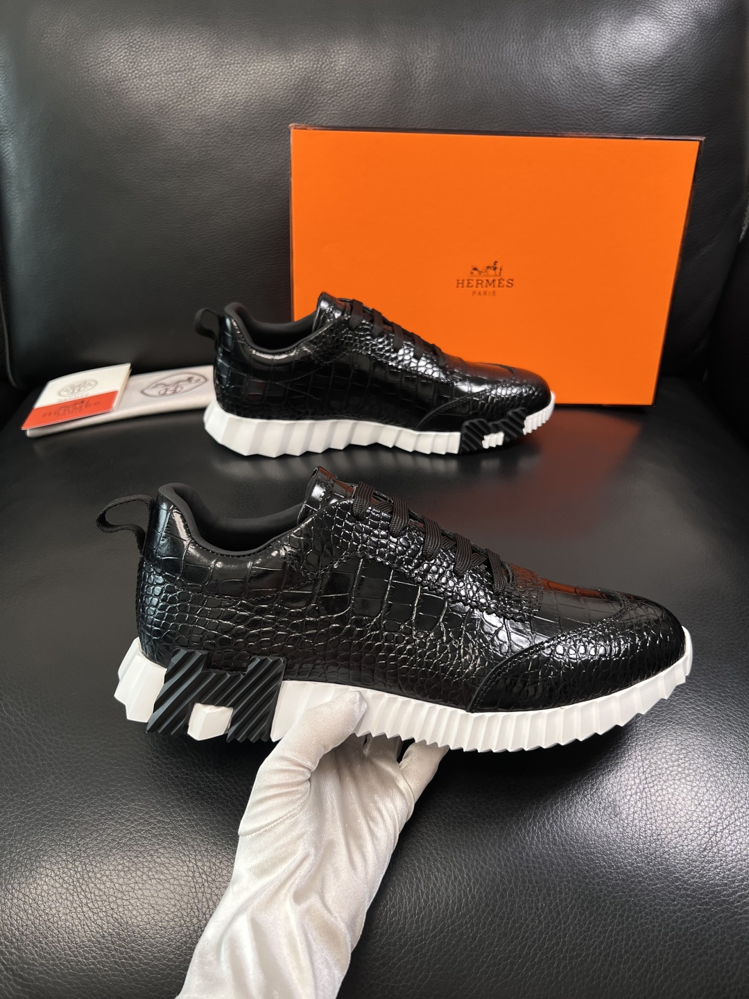 Hermes  高品质  顶级工艺品  爱马仕 专柜同步发售原厂配置，意大利进口原版牛皮面料，高品质拼接
