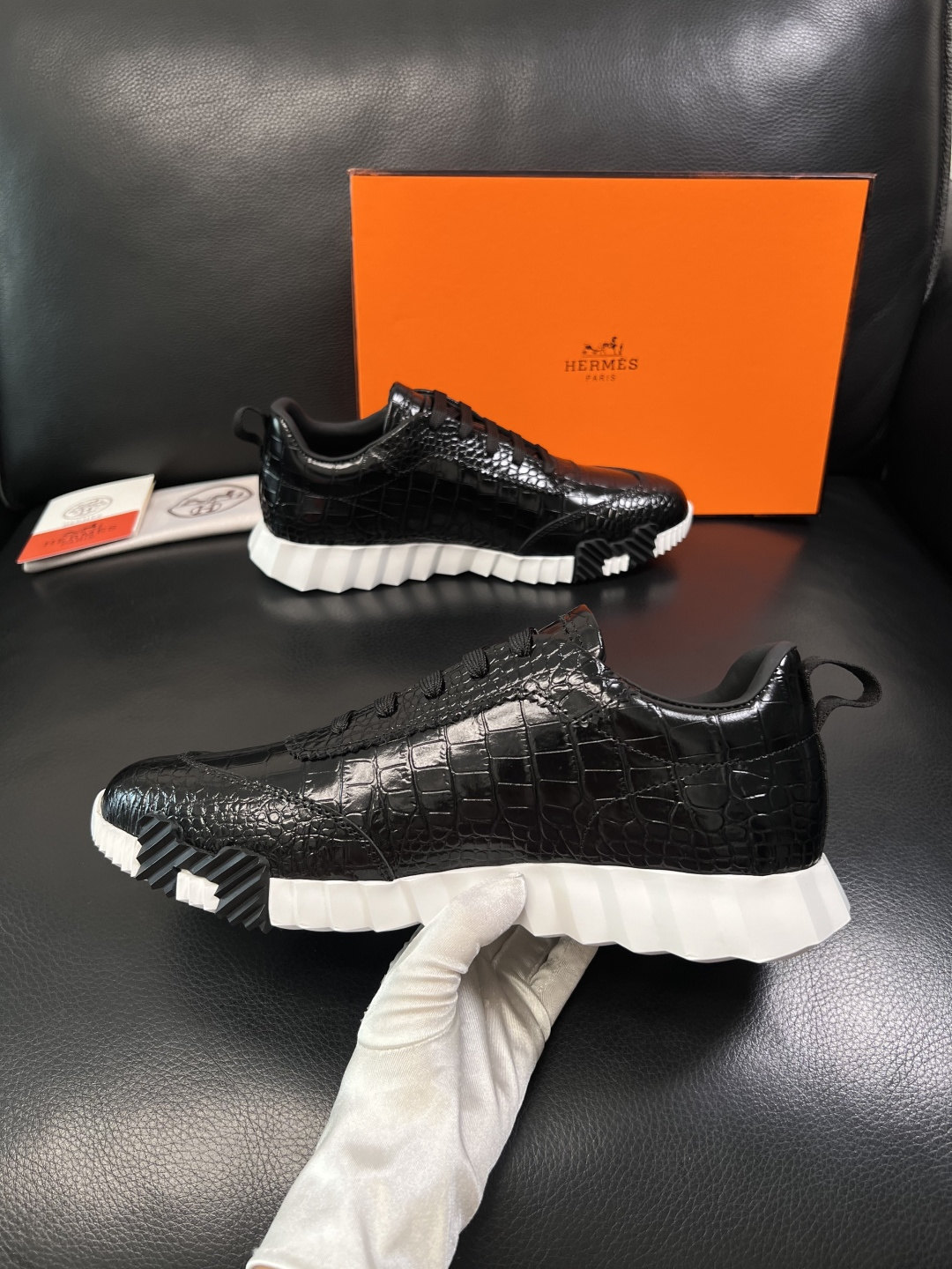 Hermes  高品质  顶级工艺品  爱马仕 专柜同步发售原厂配置，意大利进口原版牛皮面料，高品质拼接