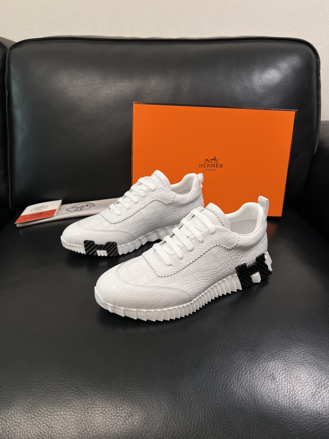 Hermes  高品质  顶级工艺品  爱马仕 专柜同步发售原厂配置，意大利进口原版牛皮面料，高品质拼接