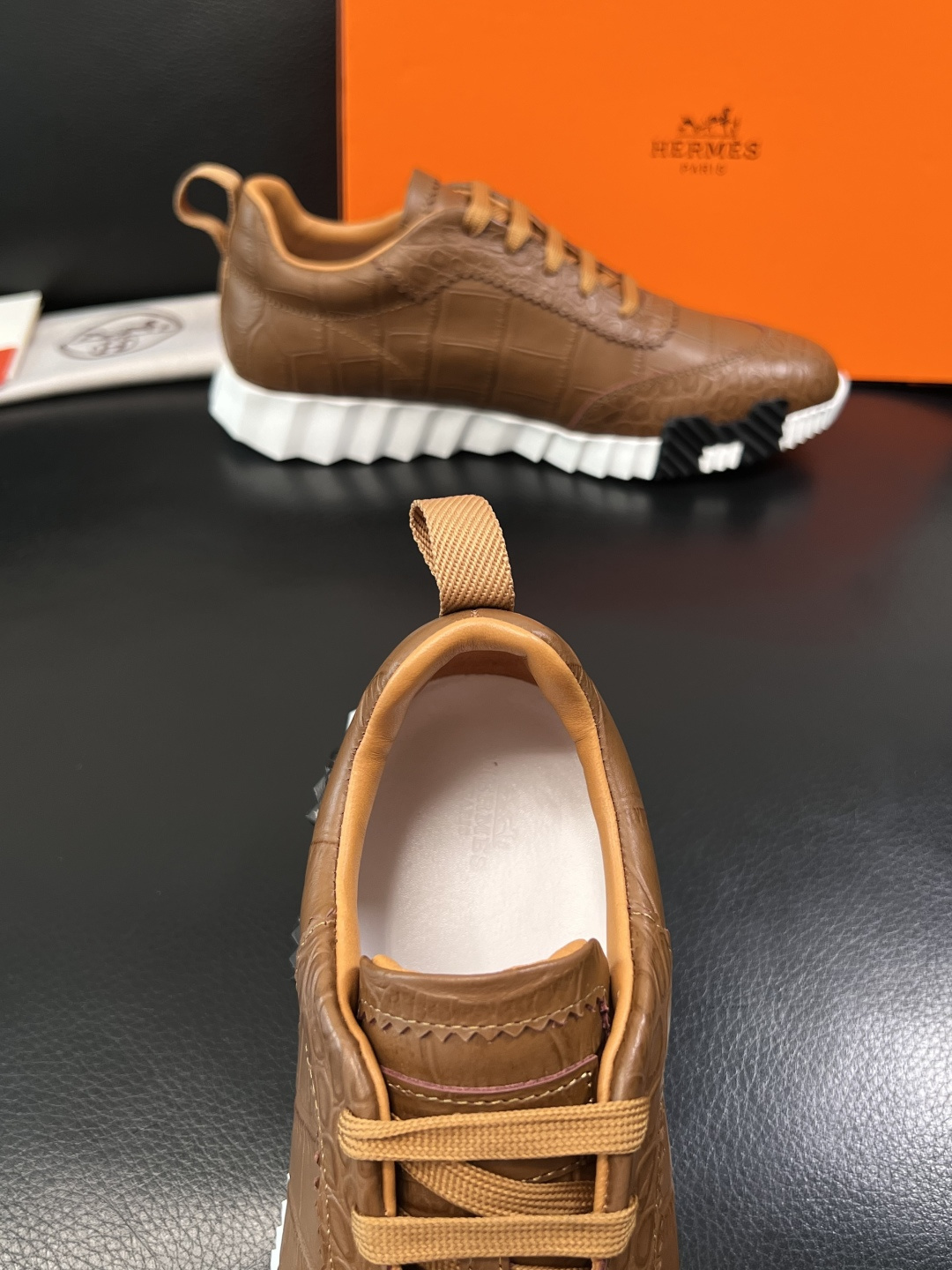 Hermes  高品质  顶级工艺品  爱马仕 专柜同步发售原厂配置，意大利进口原版牛皮面料，高品质拼接