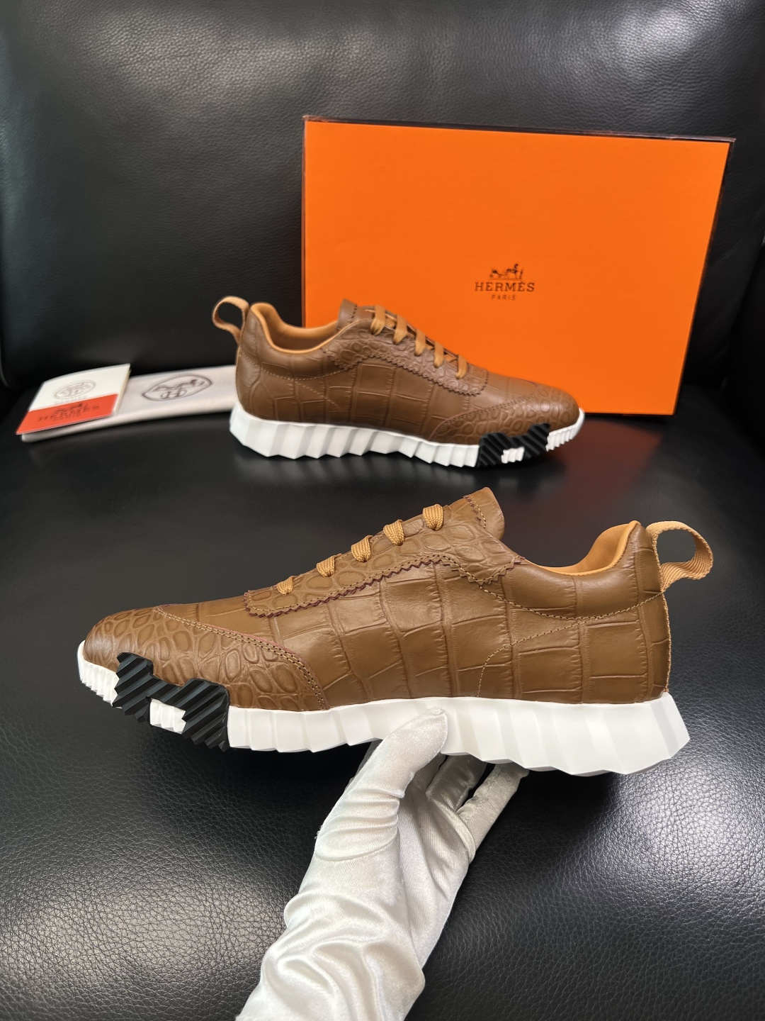 Hermes  高品质  顶级工艺品  爱马仕 专柜同步发售原厂配置，意大利进口原版牛皮面料，高品质拼接